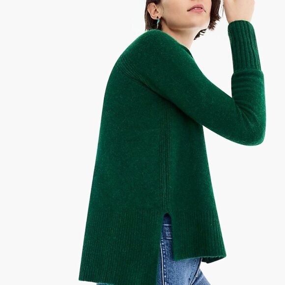 𝅺J. Crew V-neck oversized sweater in alpaca wool. Small. - Picture 2 of 9